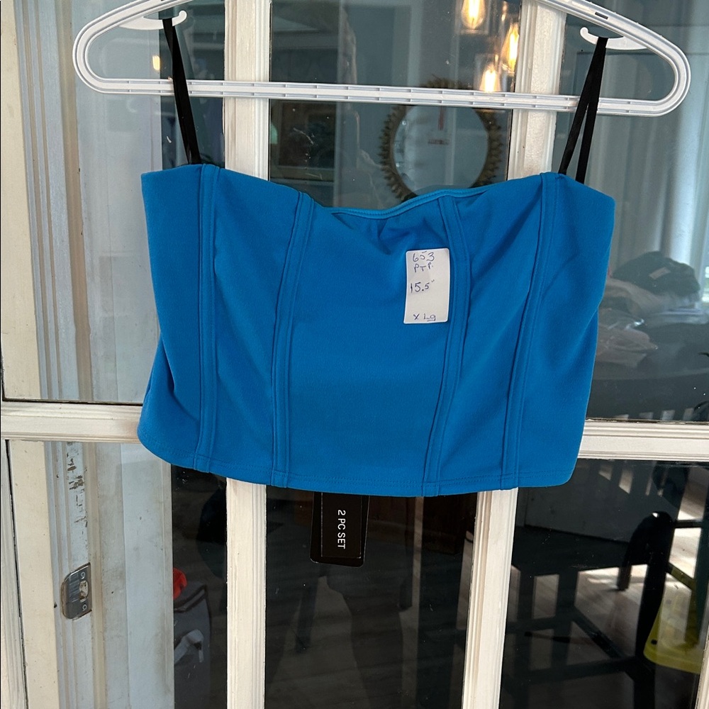 653. Blue Strapless Women's Top